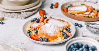 Locker, cremig und einfach lecker: Protein-Pfannkuchen mit Hüttenkäse!